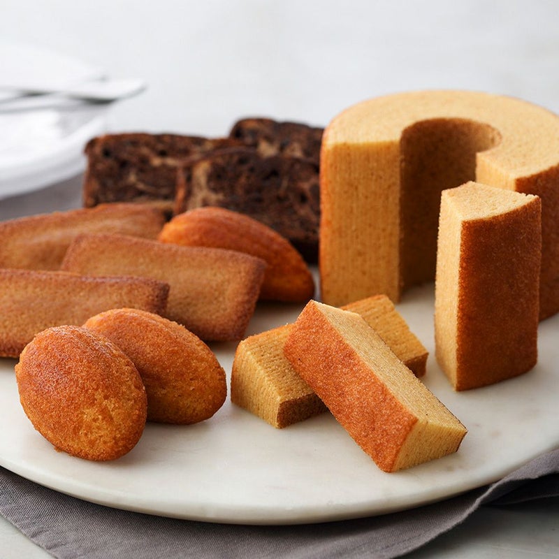 キハチの日スペシャルBOX　おやつバームクーヘンと焼菓子詰合せ